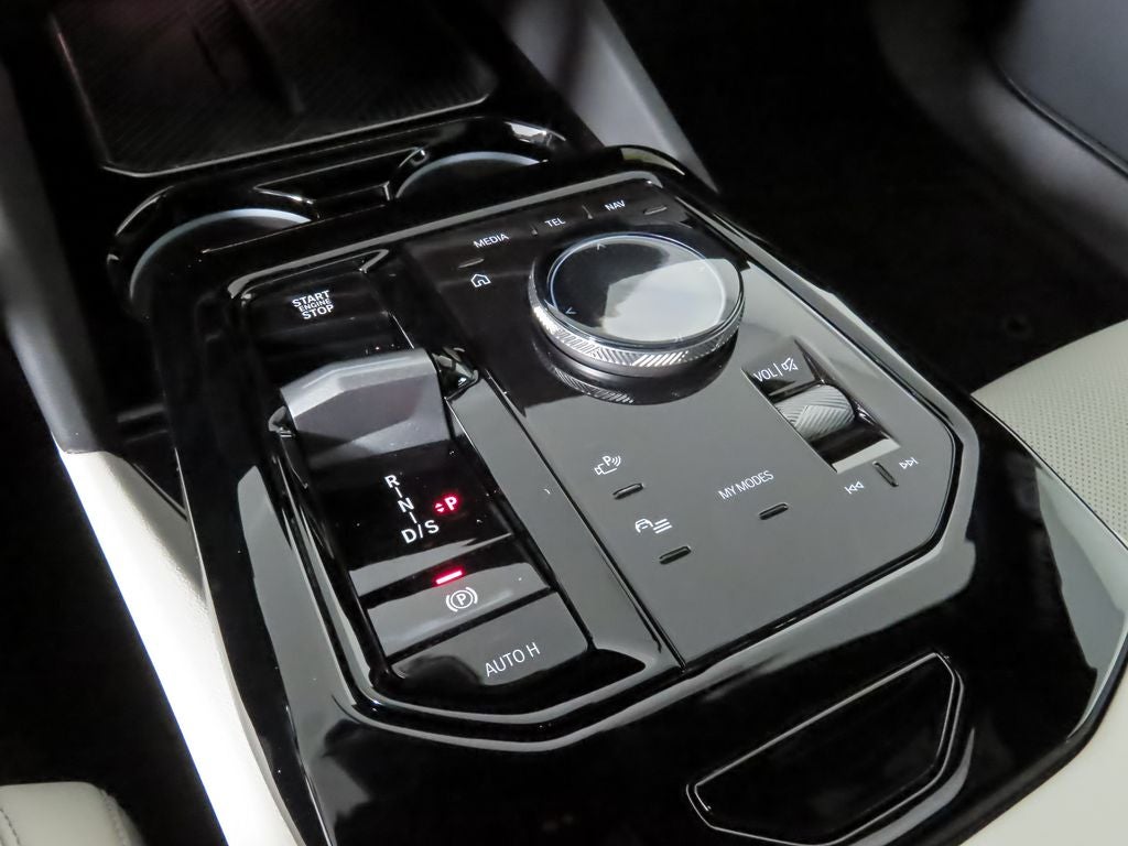 2025 BMW 5 Series 530i xDrive