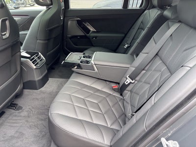 2027 BMW 7 Series 740i xDrive