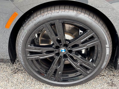 2027 BMW 7 Series 740i xDrive