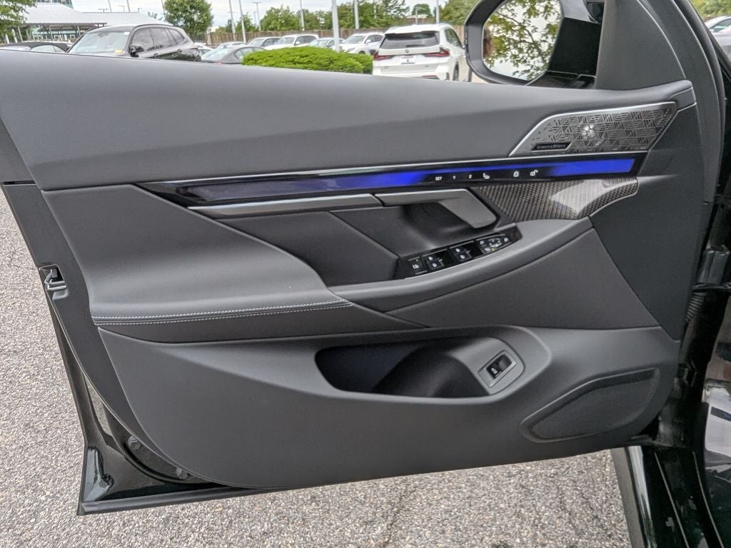 2027 BMW M5 Base