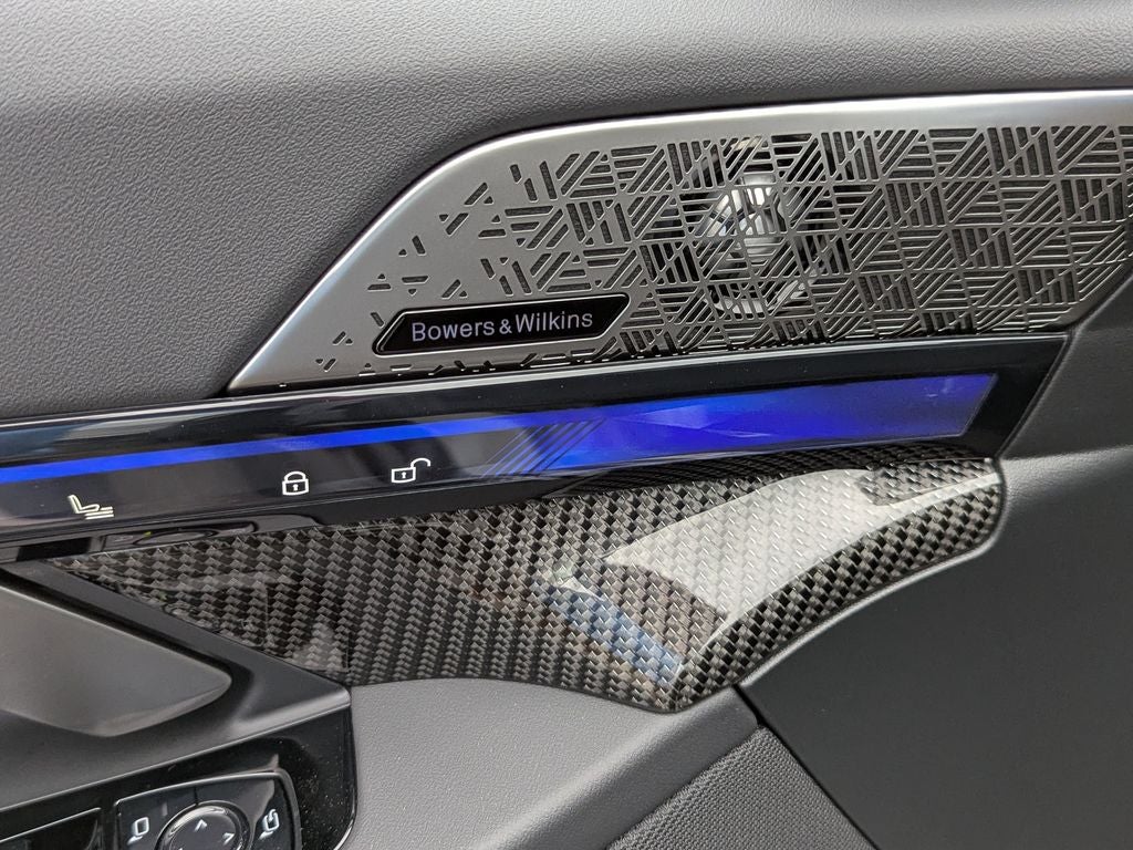 2027 BMW M5 Base