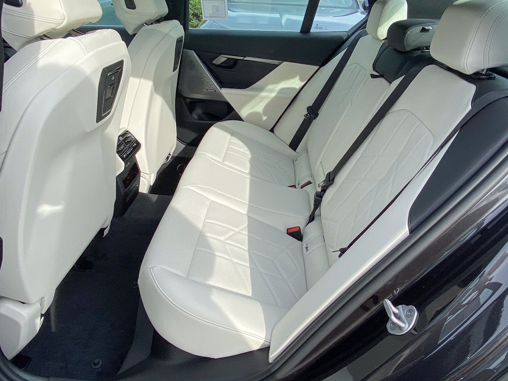 2027 BMW i5 eDrive40