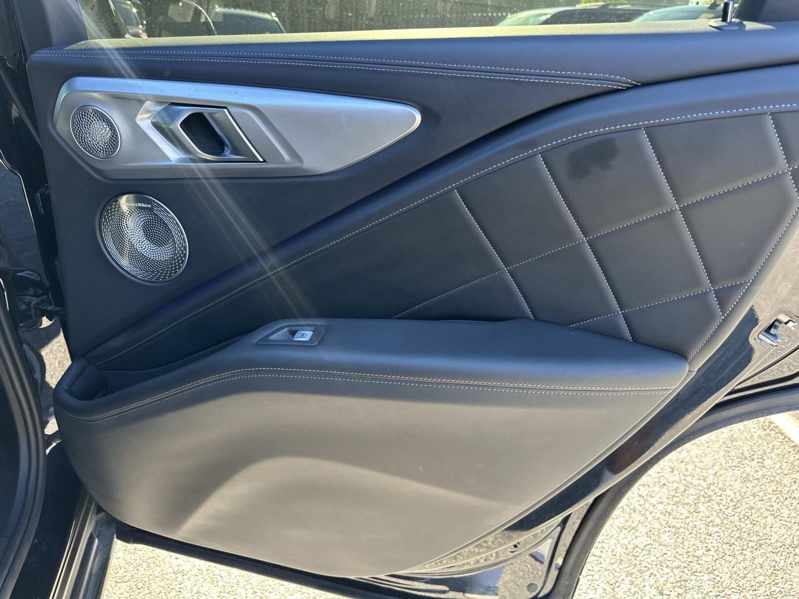 2025 BMW Xm Base