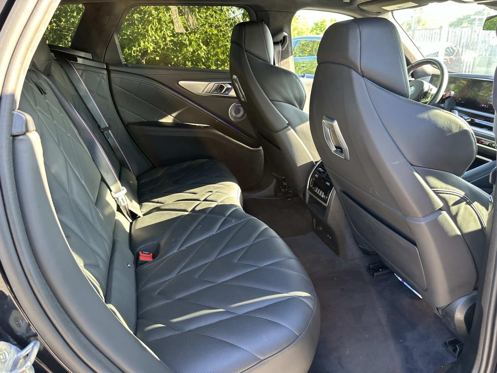 2025 BMW Xm Base