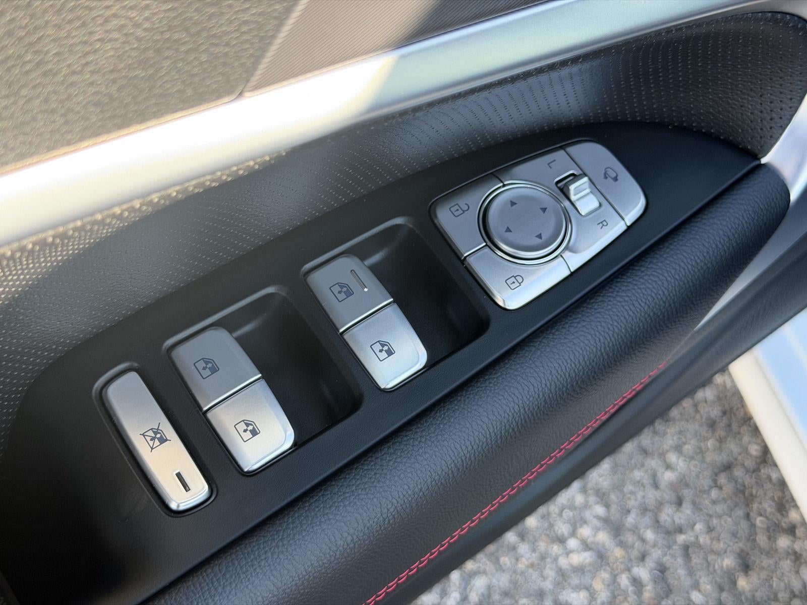 2024 Genesis G70 2.5T
