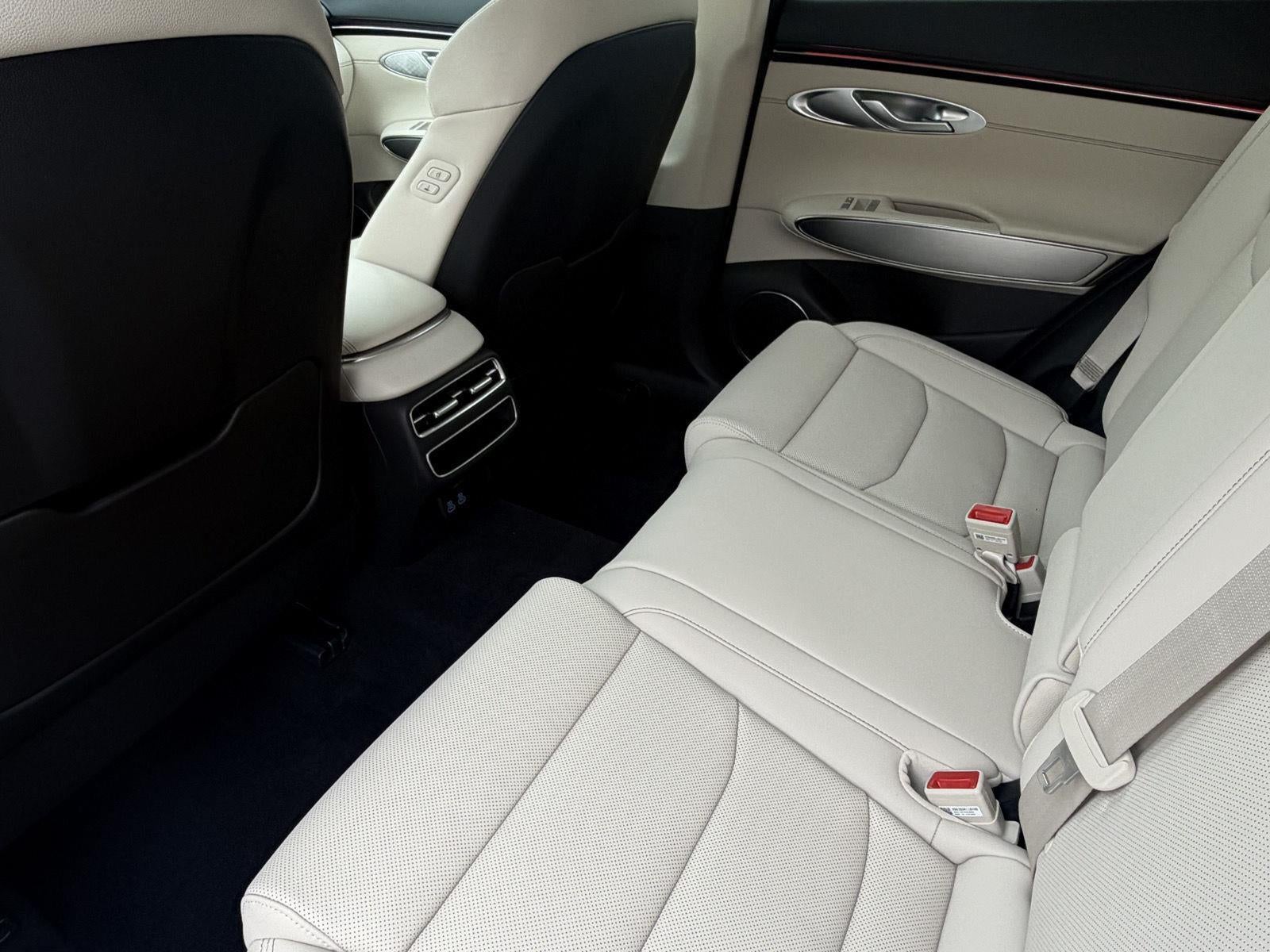 2027 Genesis GV70 2.5T Select