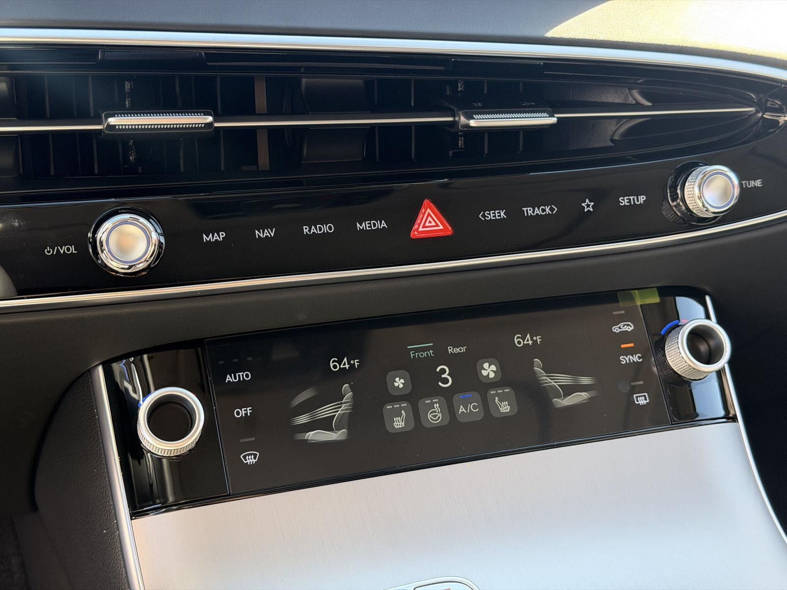2027 Genesis GV70 2.5T Select