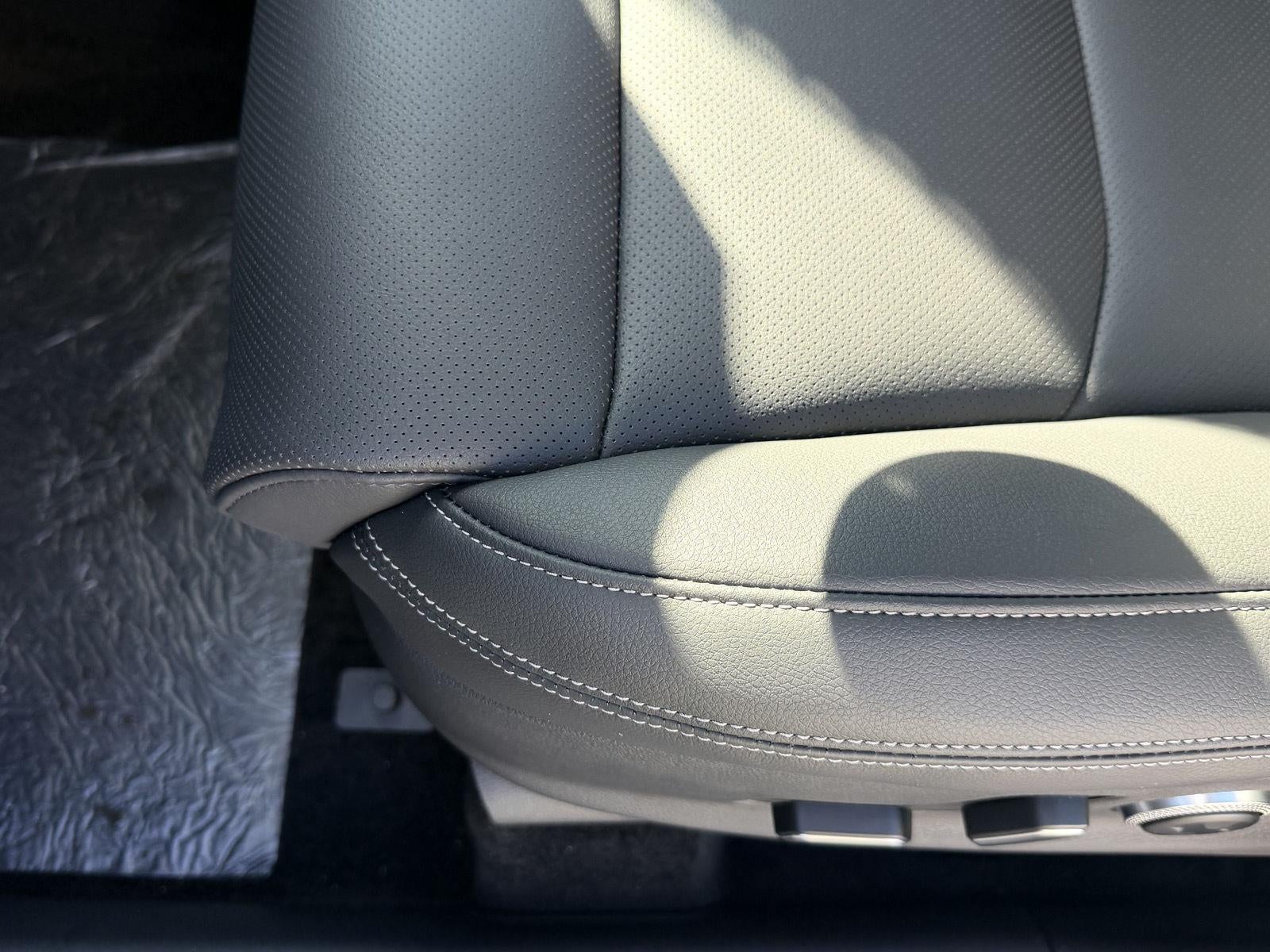 2027 Genesis GV70 2.5T Select