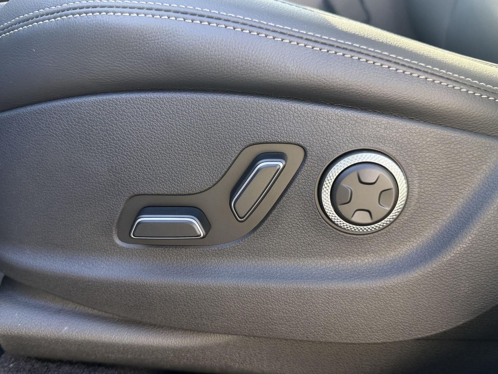 2027 Genesis GV70 2.5T Select