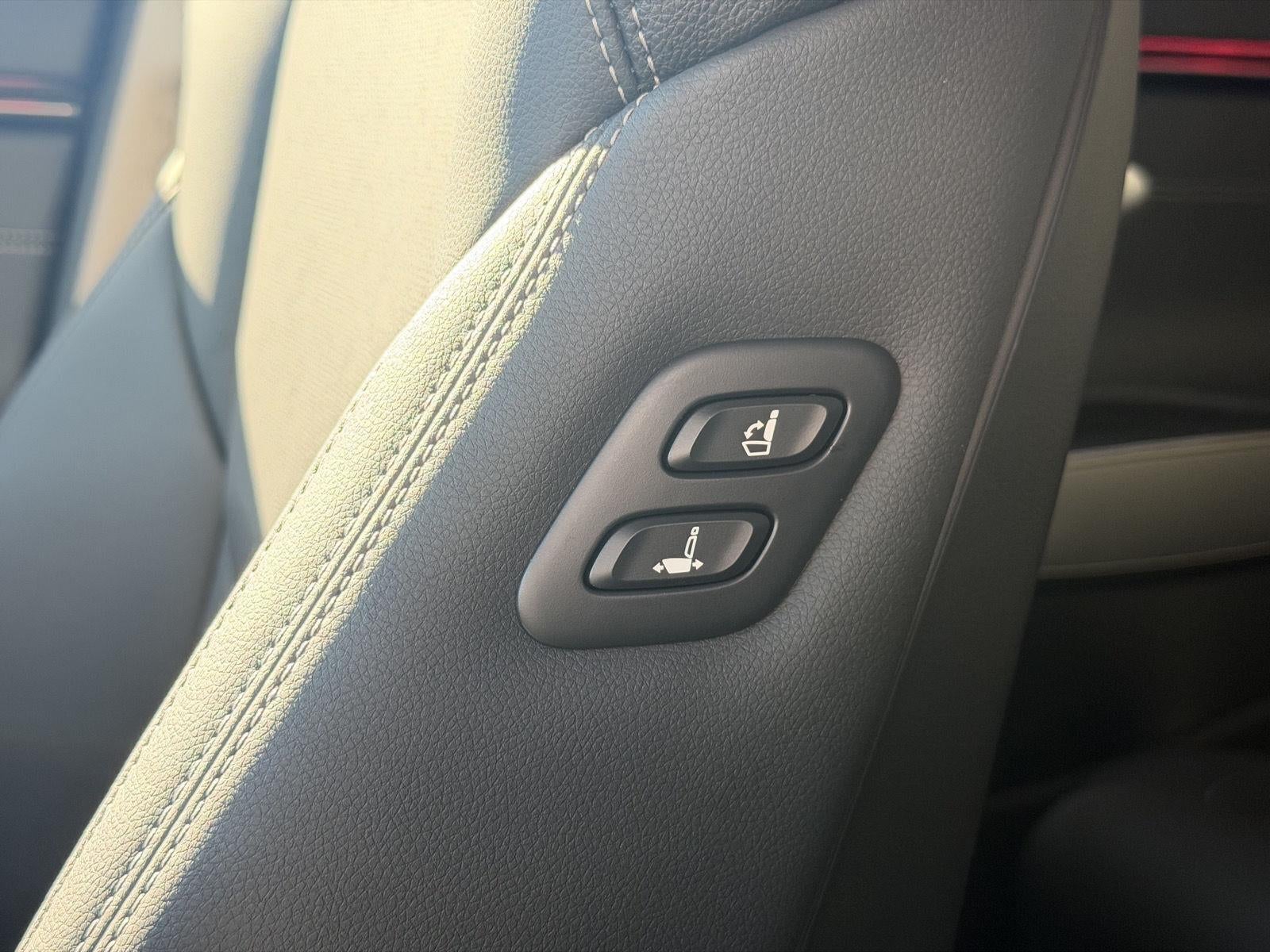 2027 Genesis GV70 2.5T Select