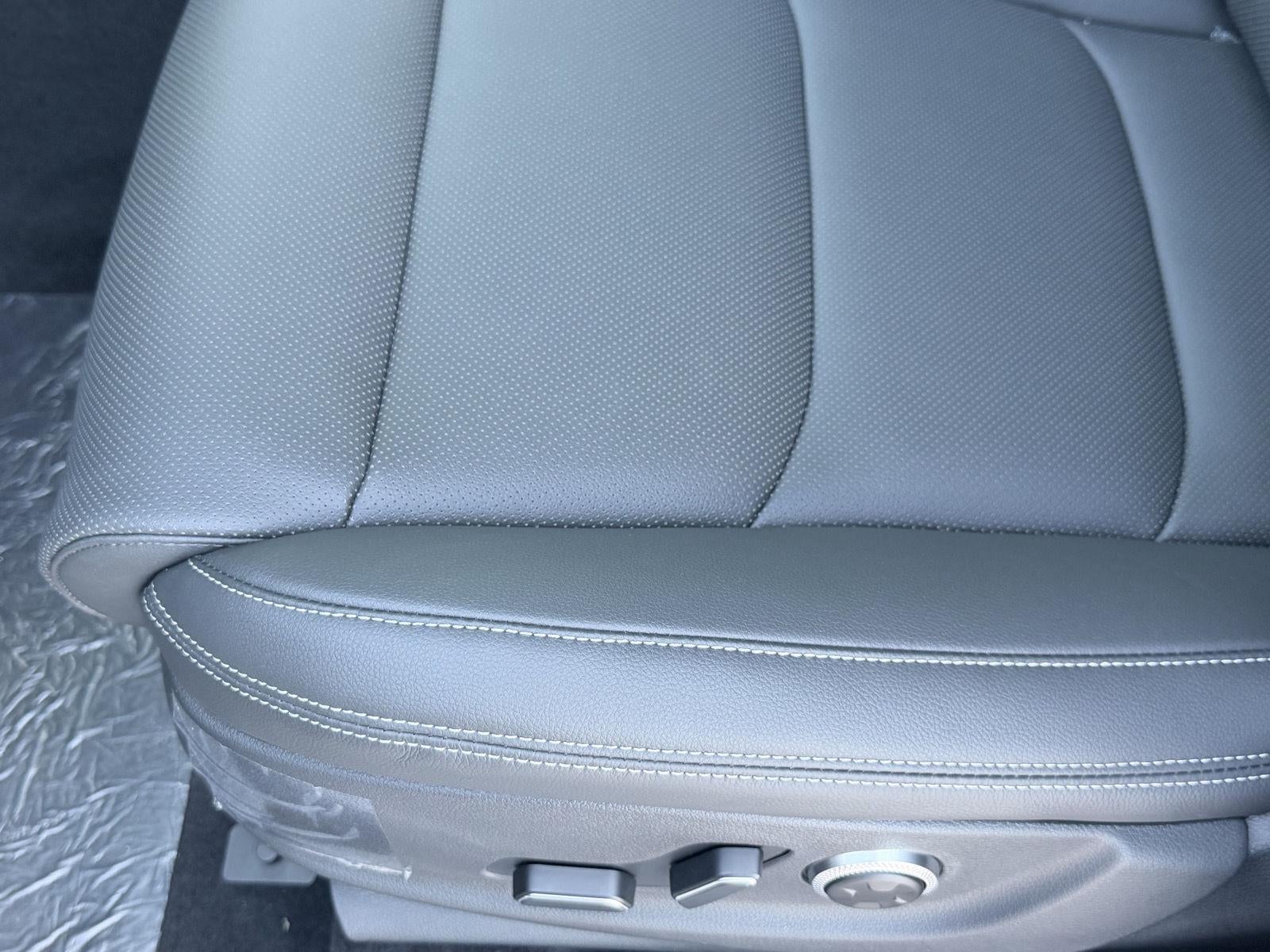 2027 Genesis GV70 2.5T Select