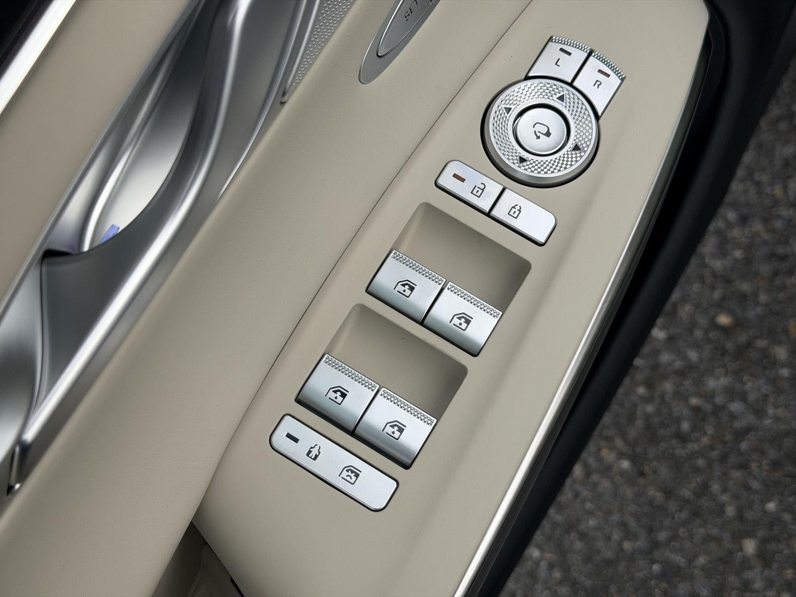 2027 Genesis GV70 2.5T Select