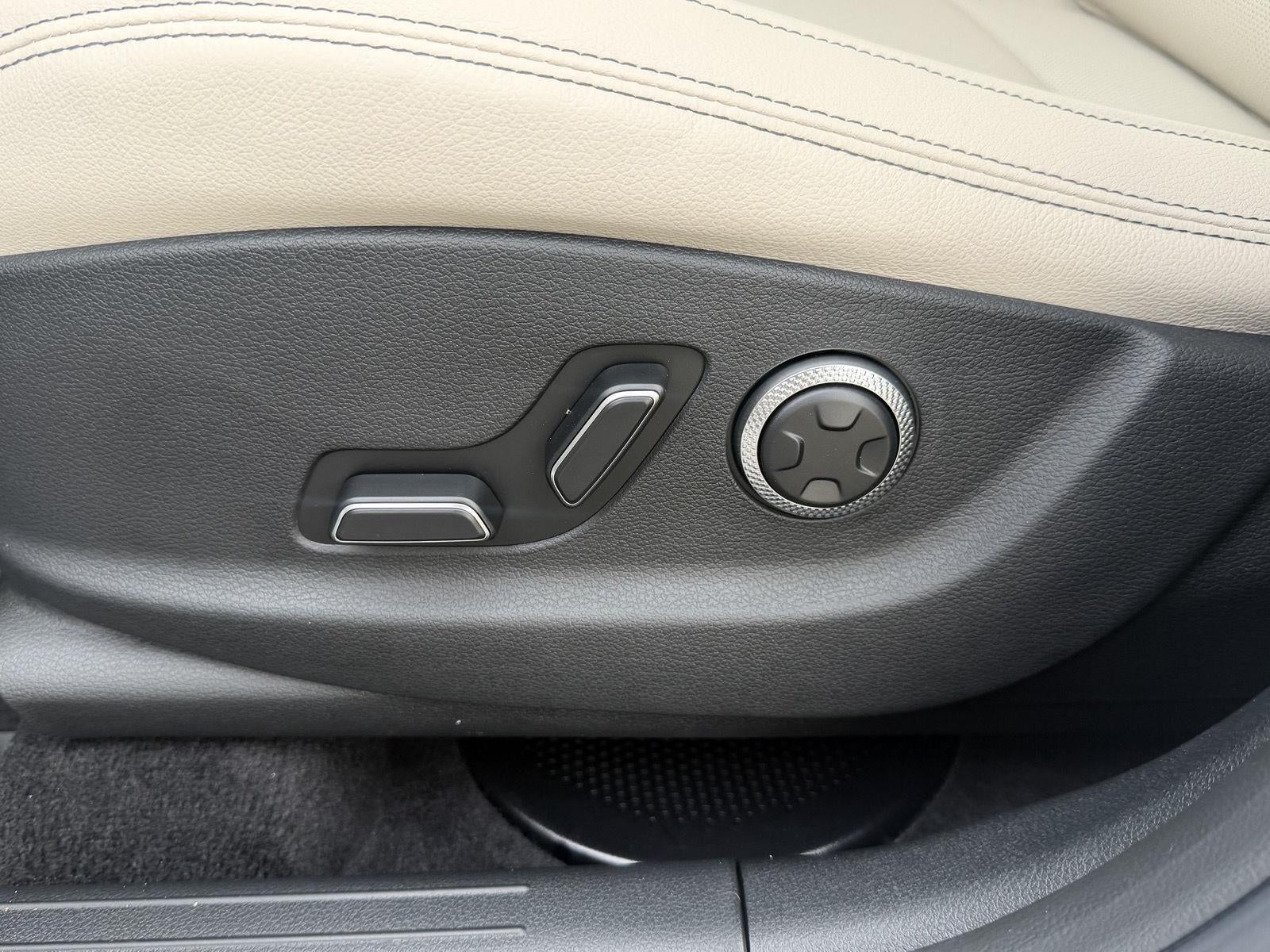 2027 Genesis GV70 2.5T Select