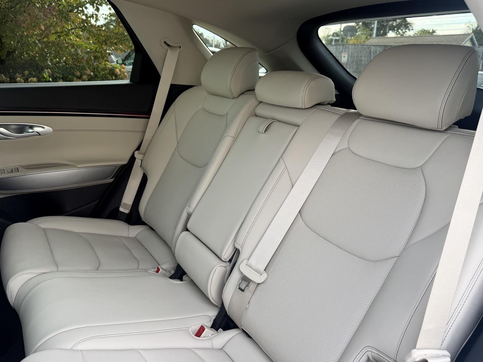 2027 Genesis GV70 2.5T Select
