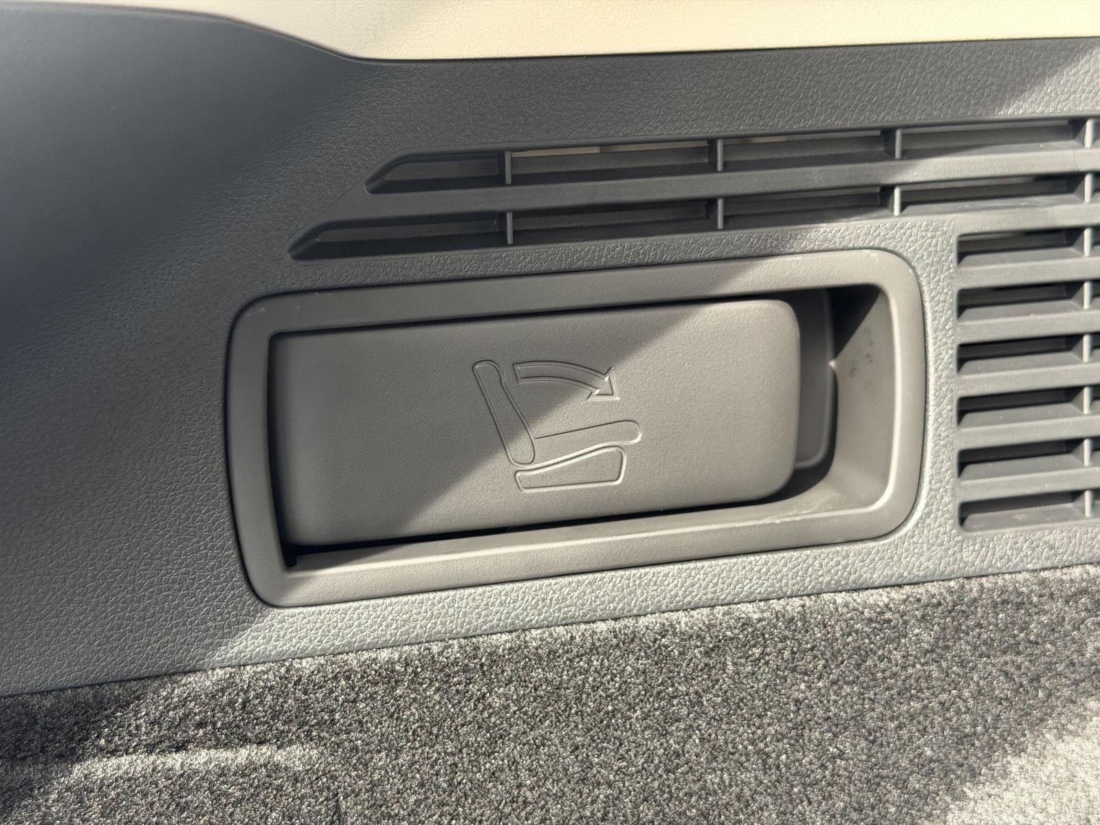 2027 Genesis GV70 2.5T Select
