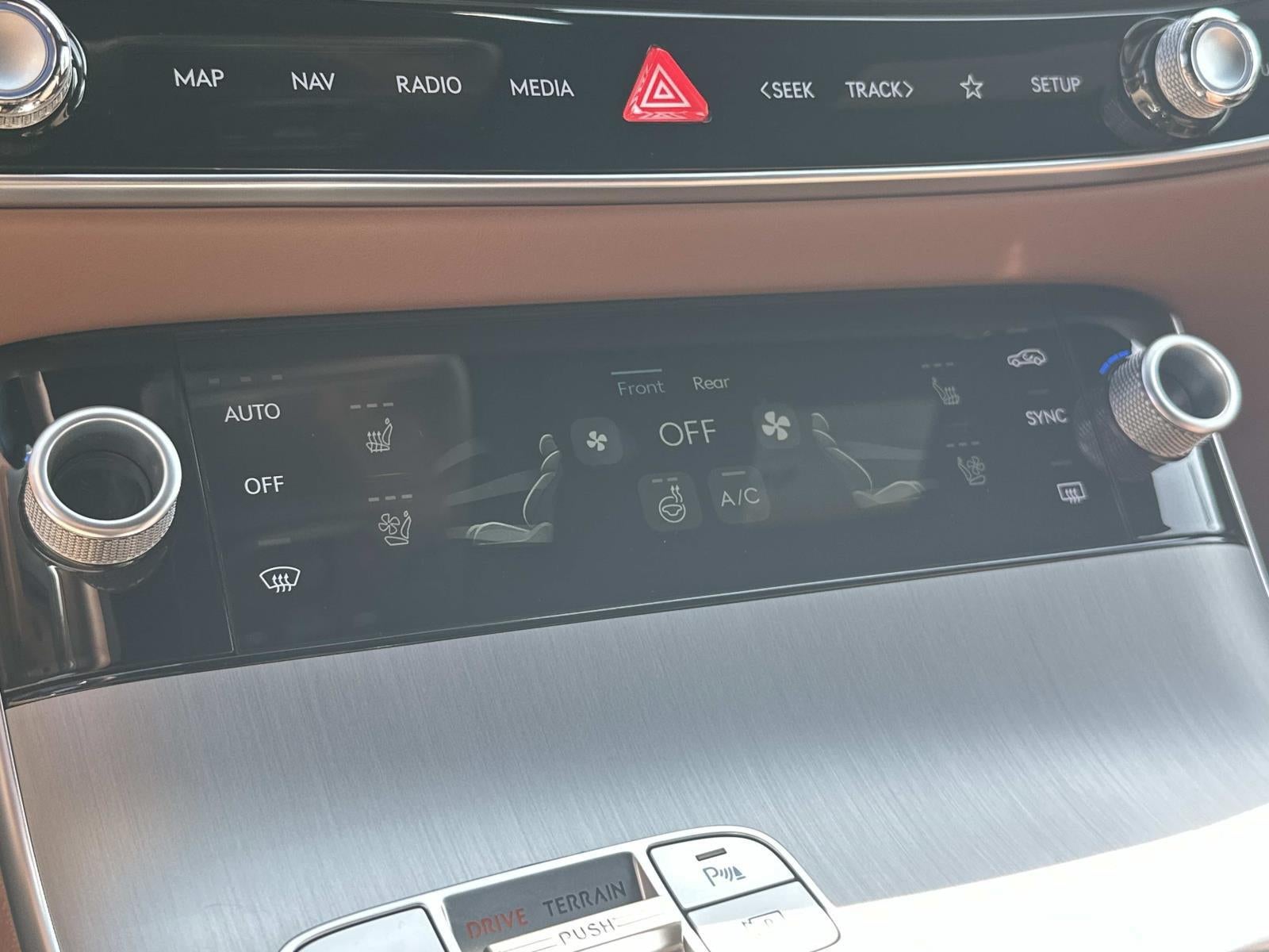 2026 Genesis GV70 2.5T ADVANCED