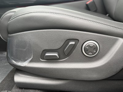 2027 Genesis GV70 2.5T Select