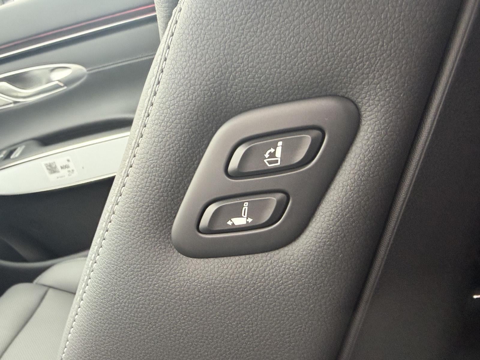 2027 Genesis GV70 2.5T Select