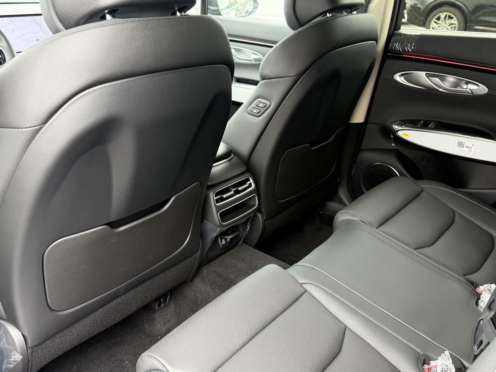 2027 Genesis GV70 2.5T Select