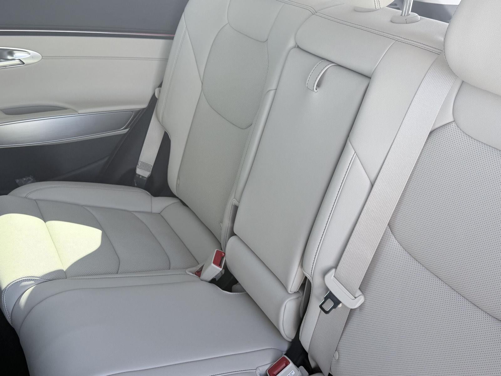 2027 Genesis GV70 2.5T Select