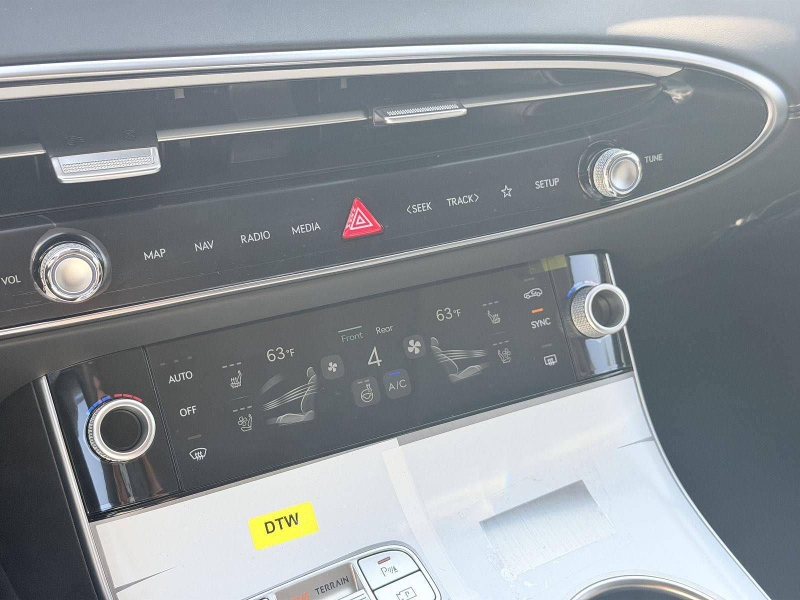2027 Genesis GV70 2.5T ADVANCED