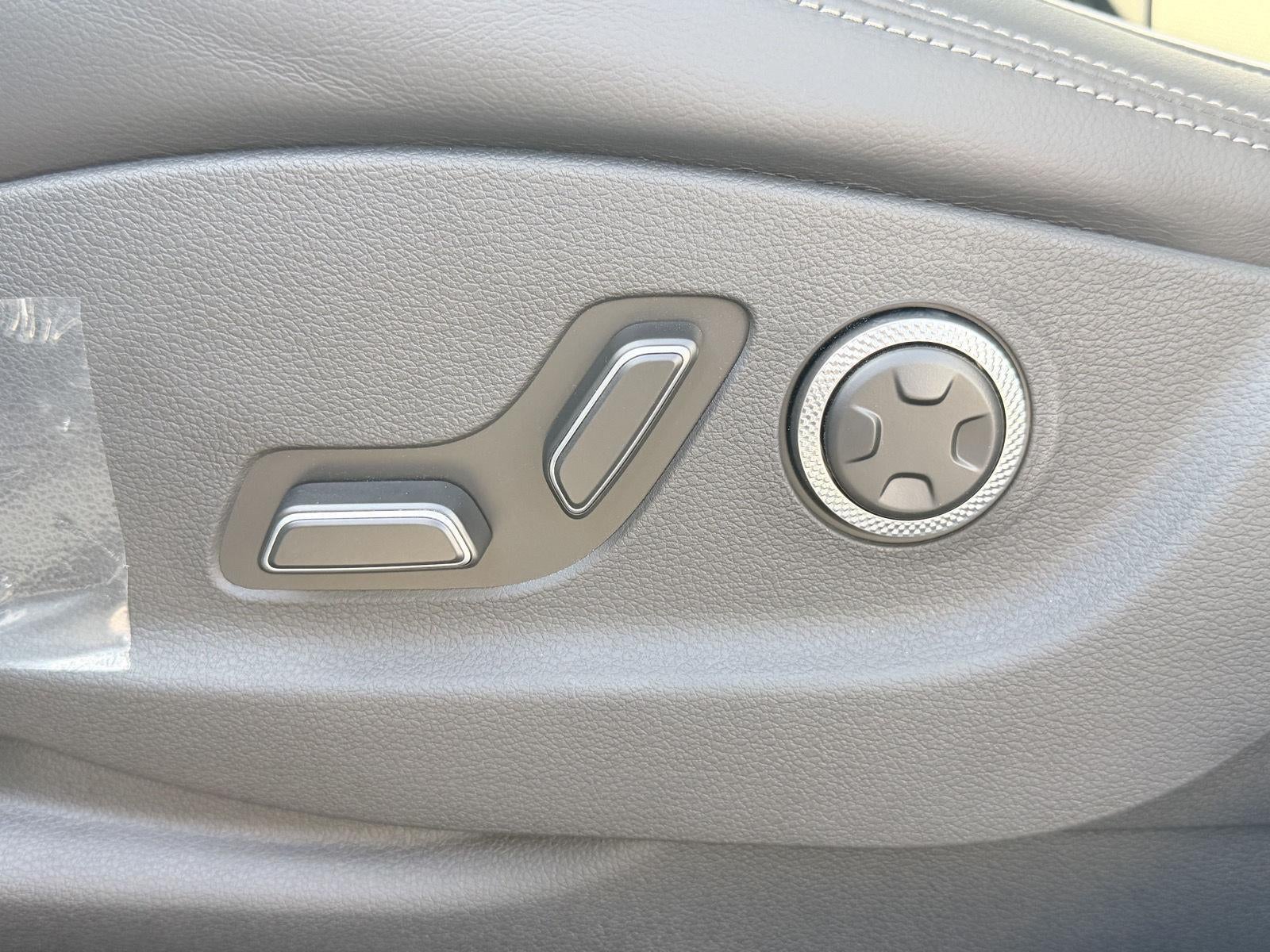 2027 Genesis GV70 2.5T ADVANCED