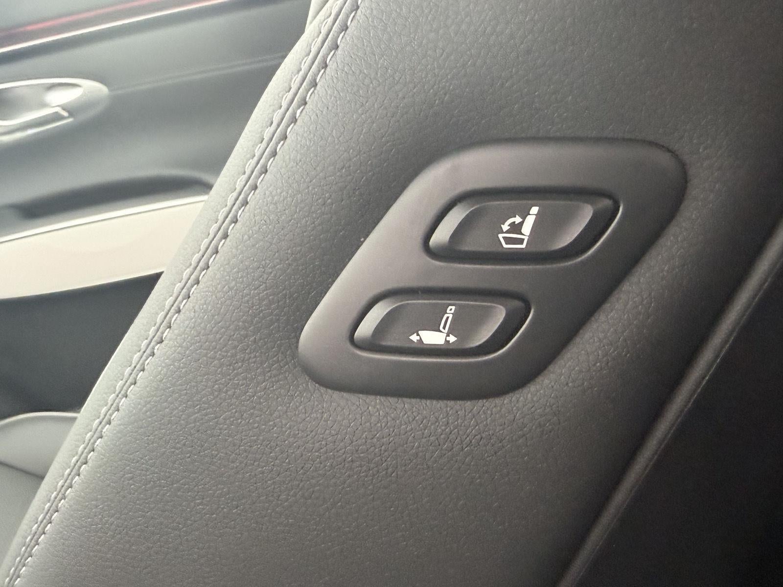 2027 Genesis GV70 2.5T Advanced
