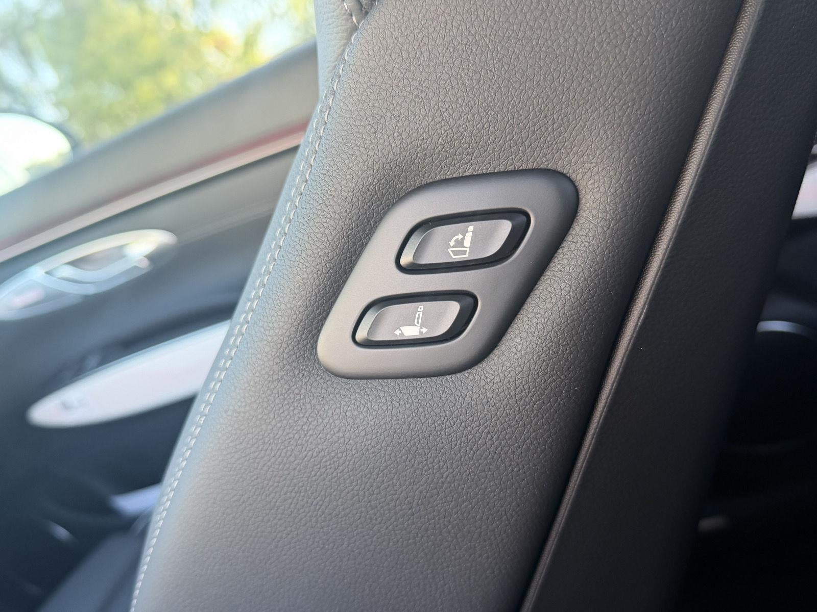 2027 Genesis GV70 2.5T Advanced
