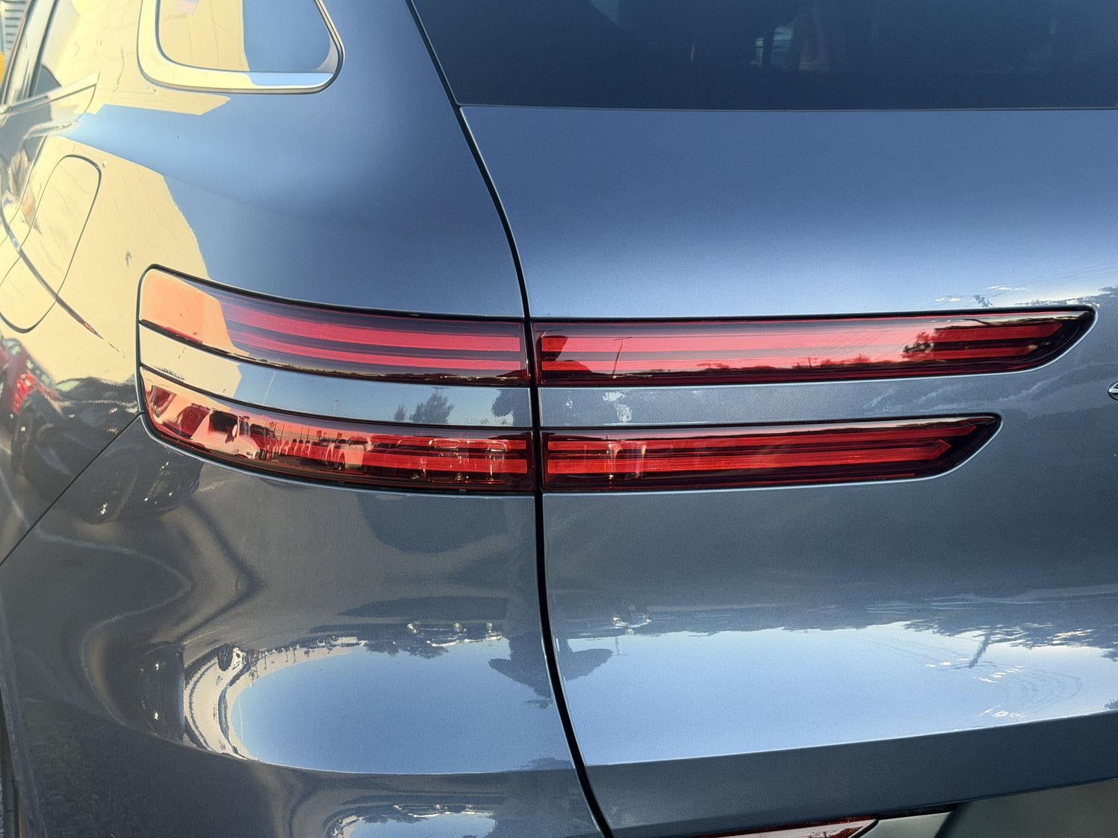 2027 Genesis GV70 2.5T Advanced