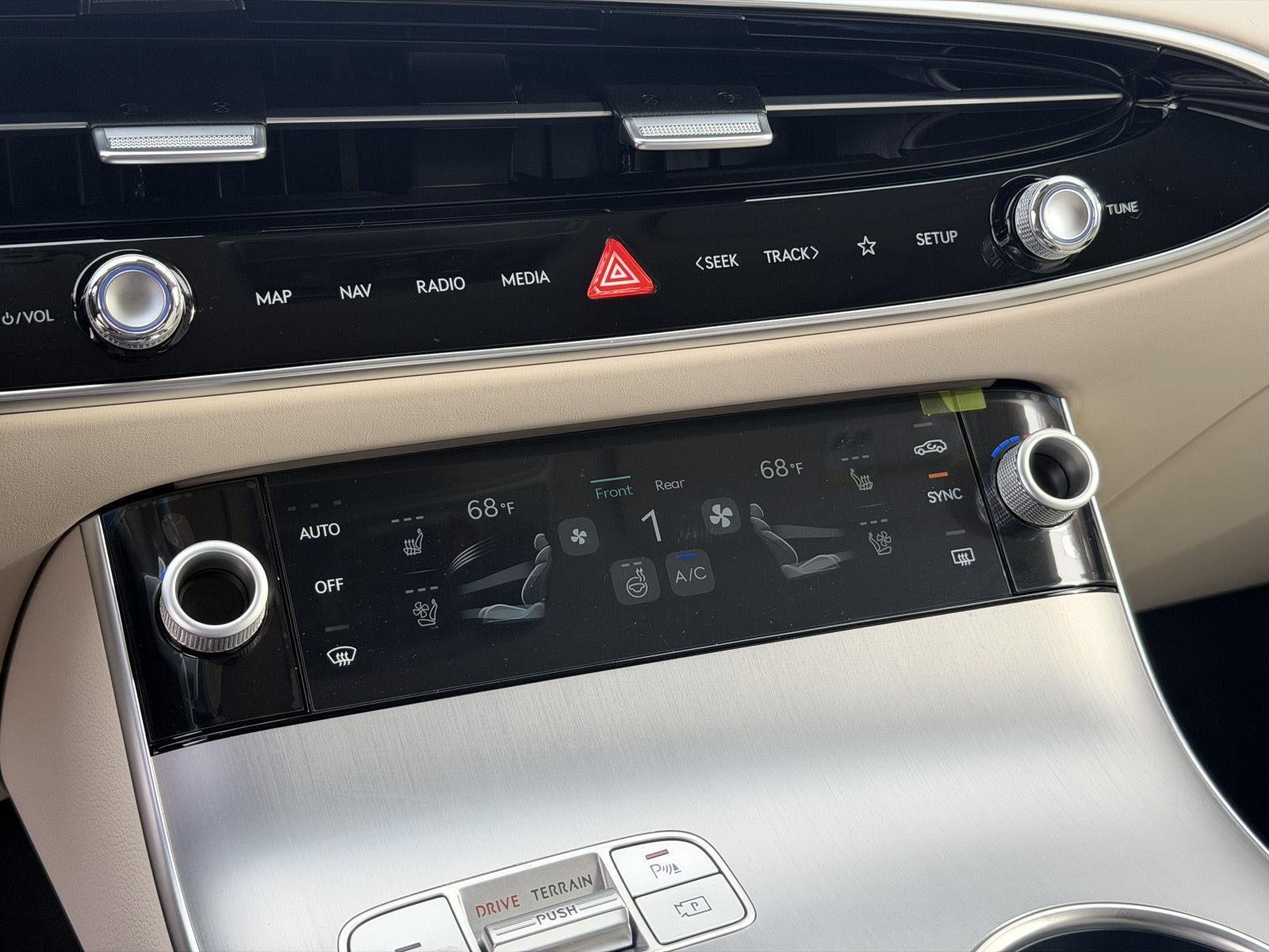 2027 Genesis GV70 2.5T Advanced