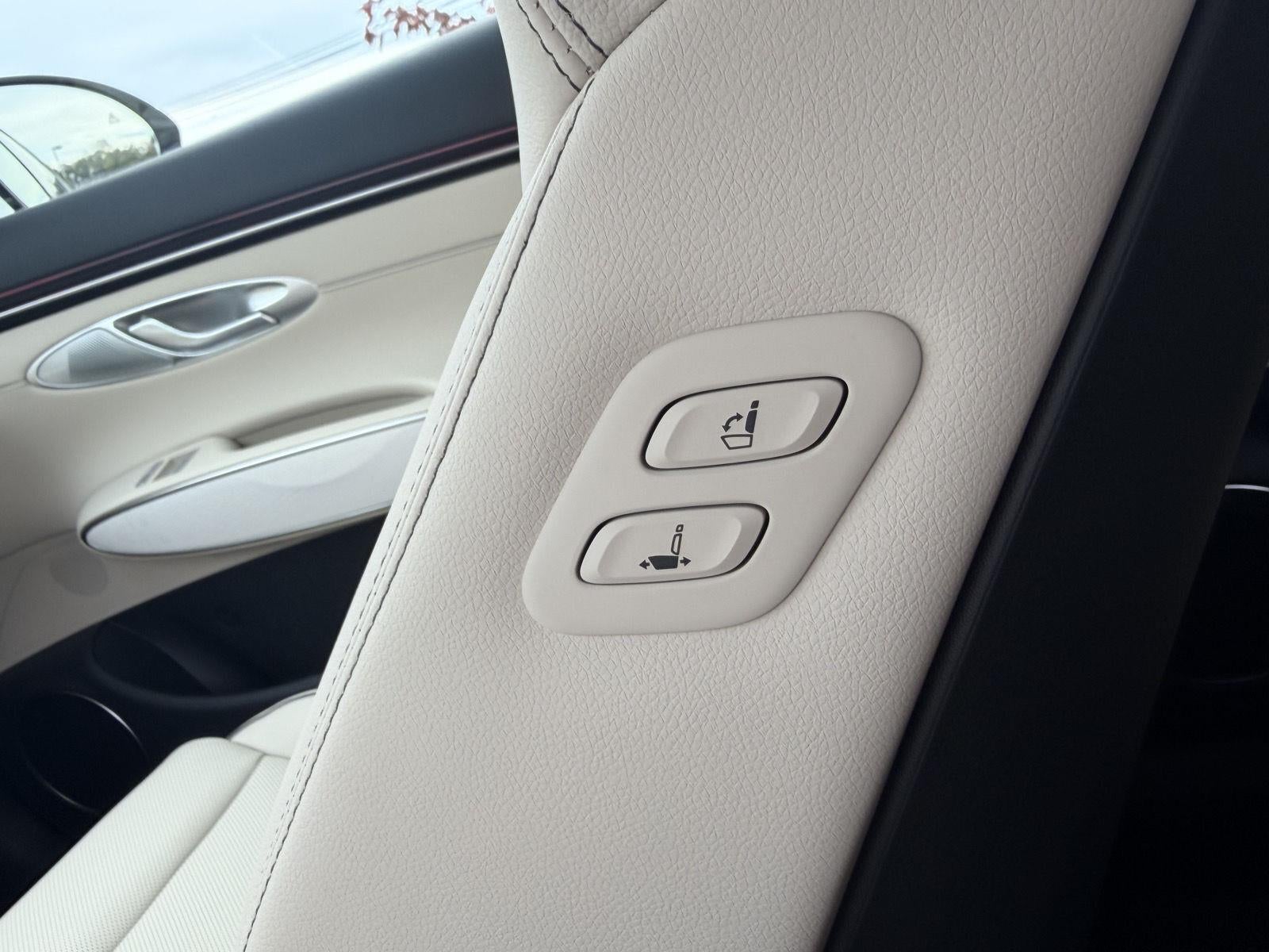 2027 Genesis GV70 2.5T Advanced