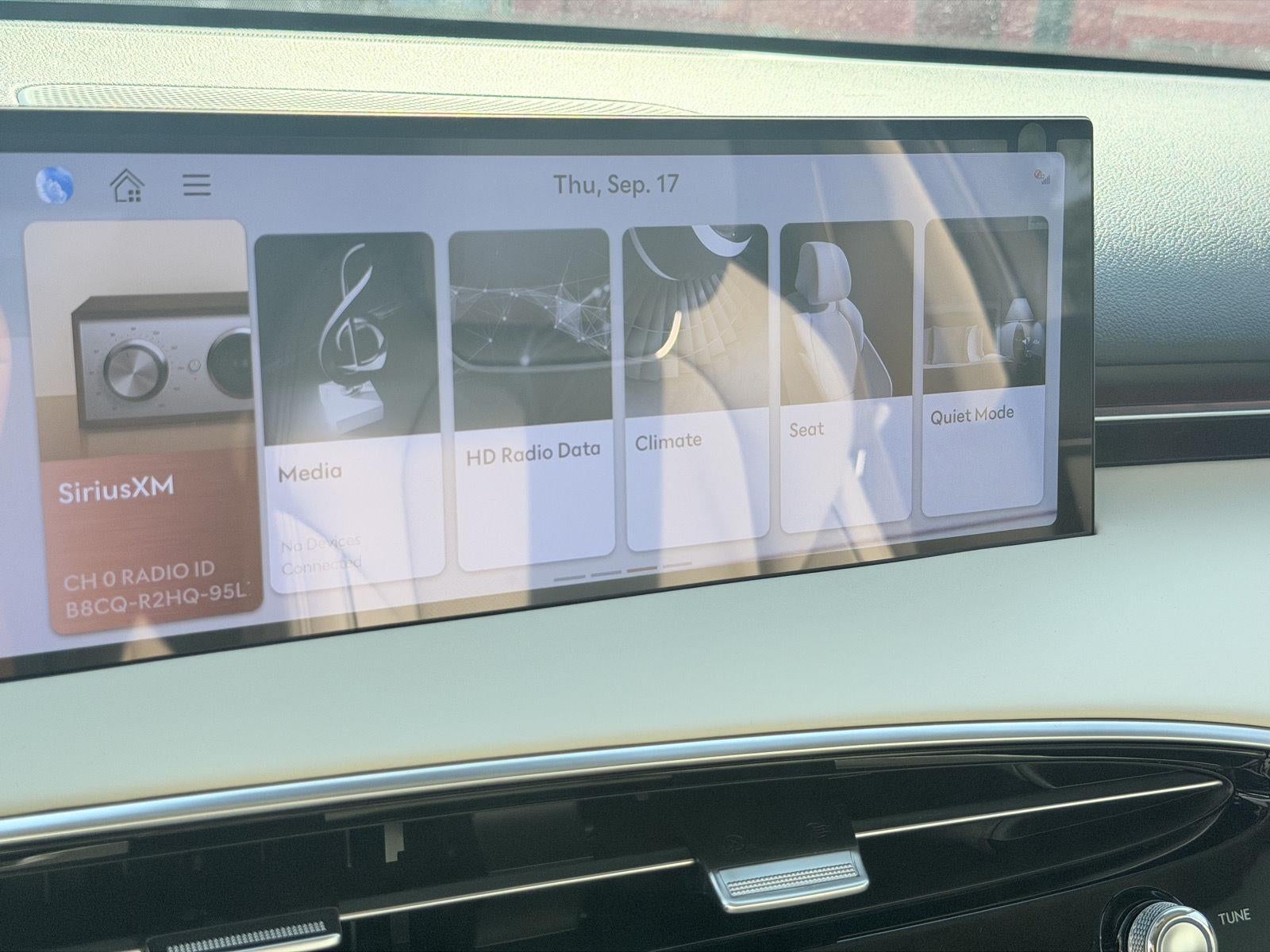 2027 Genesis GV70 2.5T ADVANCED
