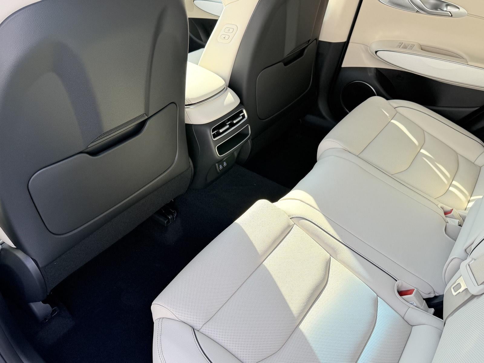 2027 Genesis GV70 2.5T ADVANCED