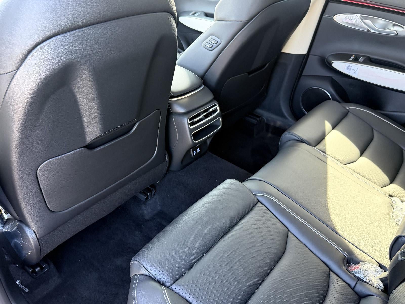 2027 Genesis GV70 2.5T Advanced