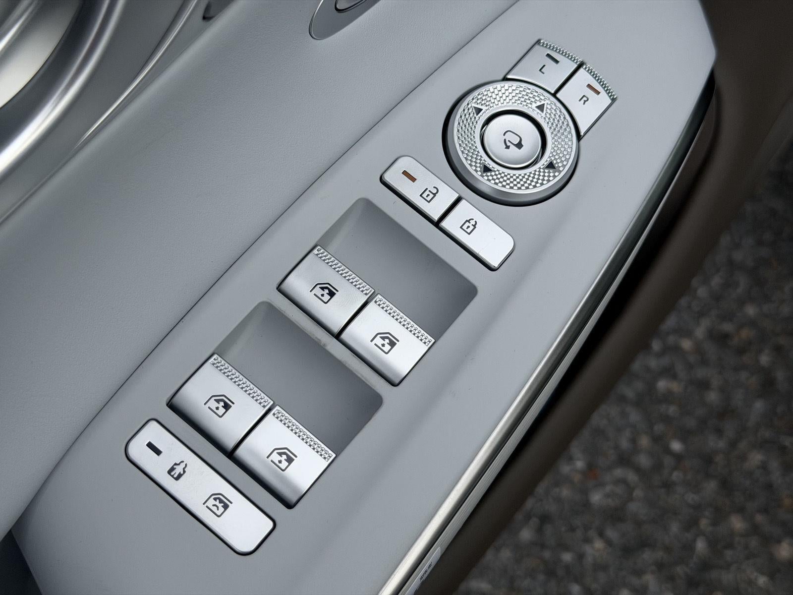 2027 Genesis GV70 2.5T Advanced