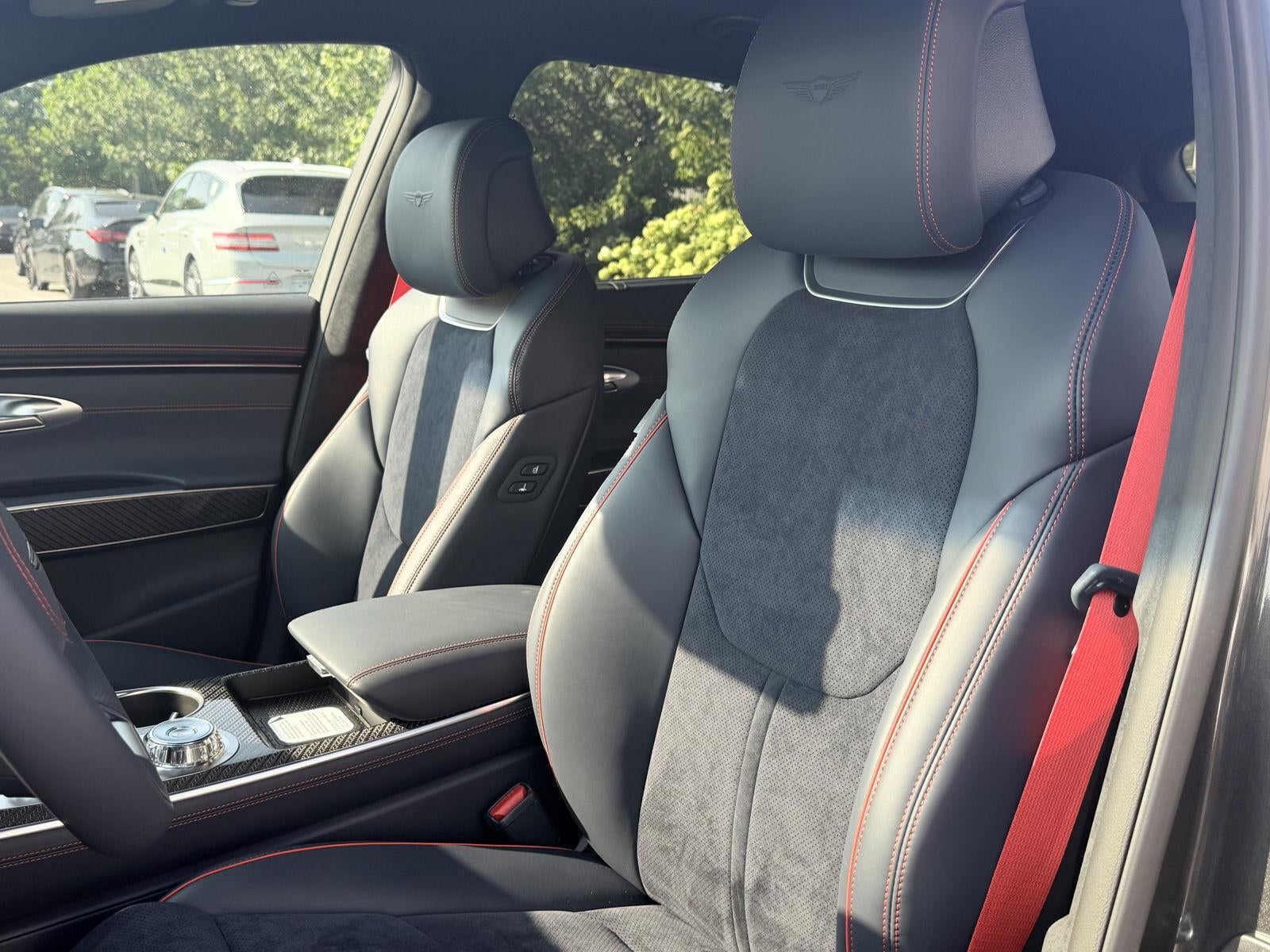 2027 Genesis GV70 3.5T PRESTIGE GRAPHITE