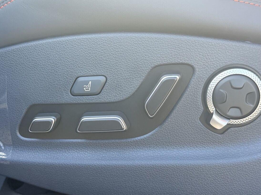 2027 Genesis GV70 3.5T PRESTIGE GRAPHITE