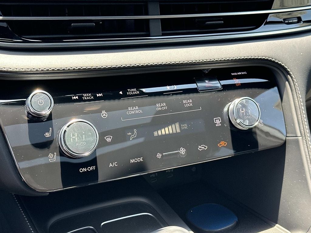 2027 INFINITI QX60 LUXE