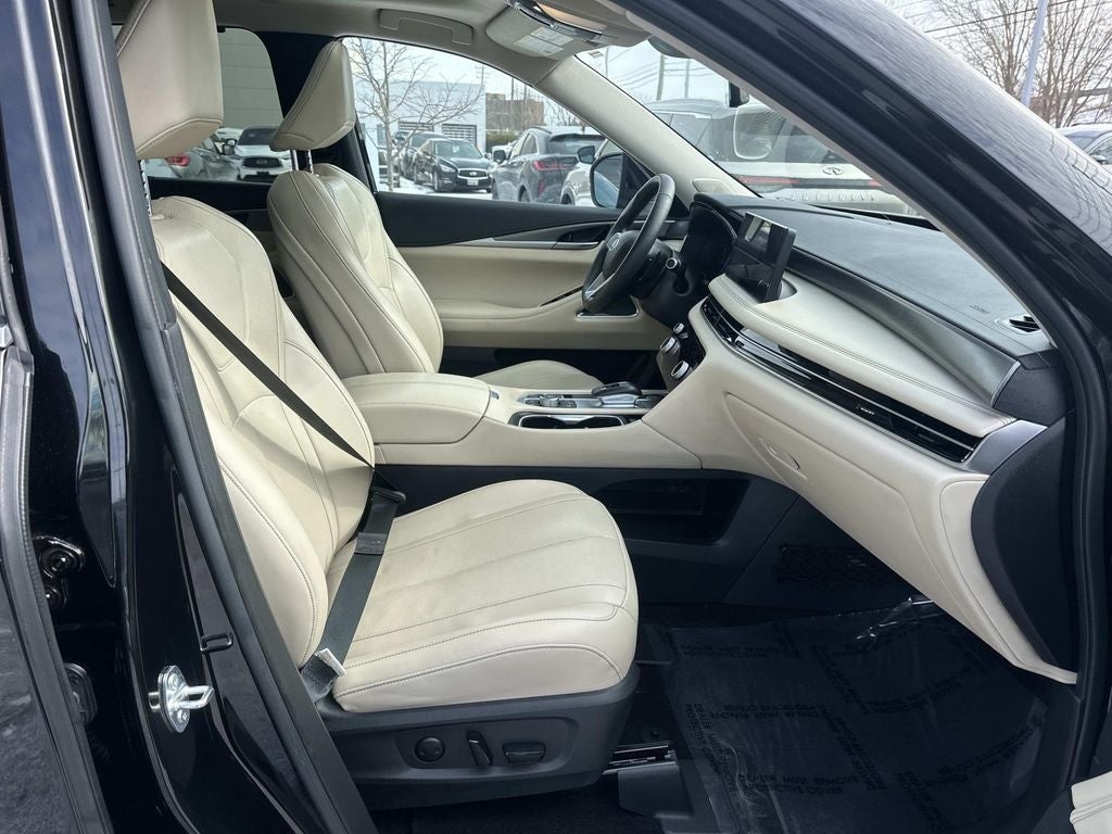 2025 INFINITI QX60 LUXE