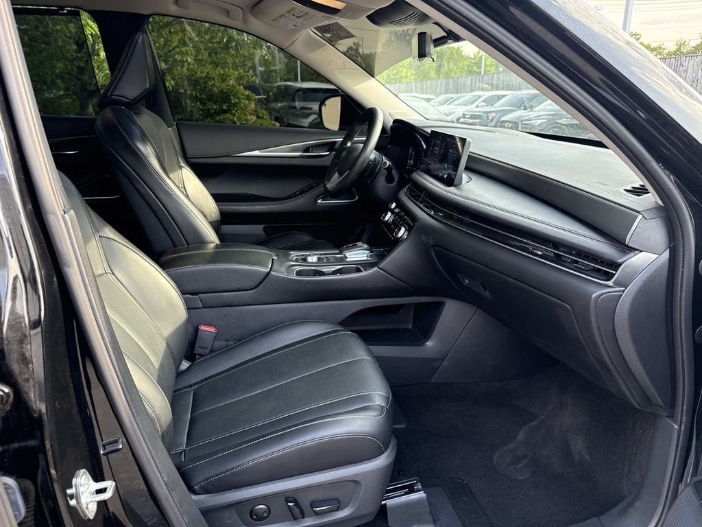 2025 INFINITI QX60 LUXE