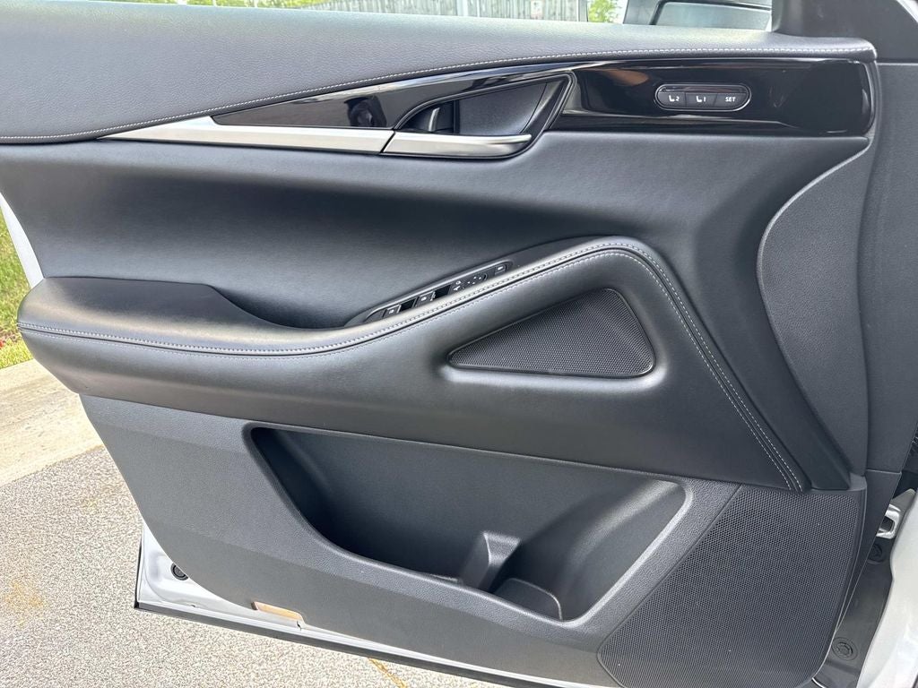 2023 INFINITI QX60 PURE