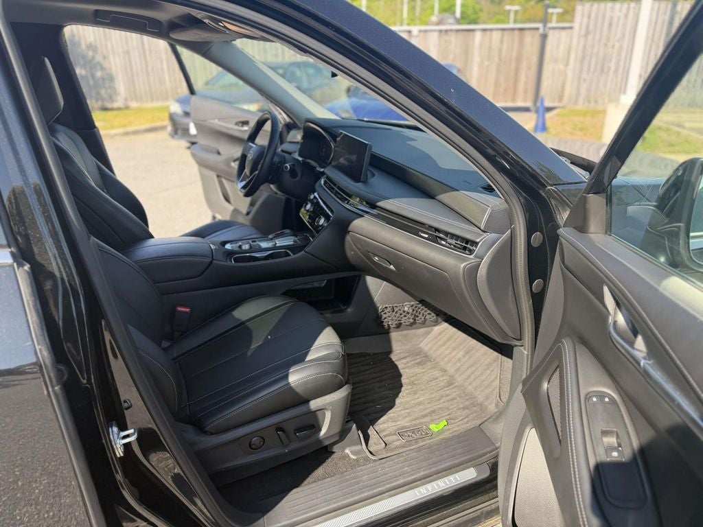 2023 INFINITI QX60 LUXE