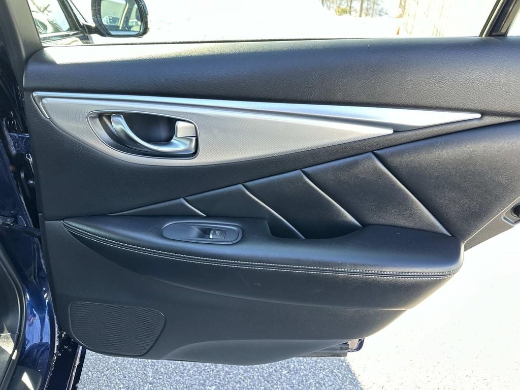 2023 INFINITI Q50 LUXE