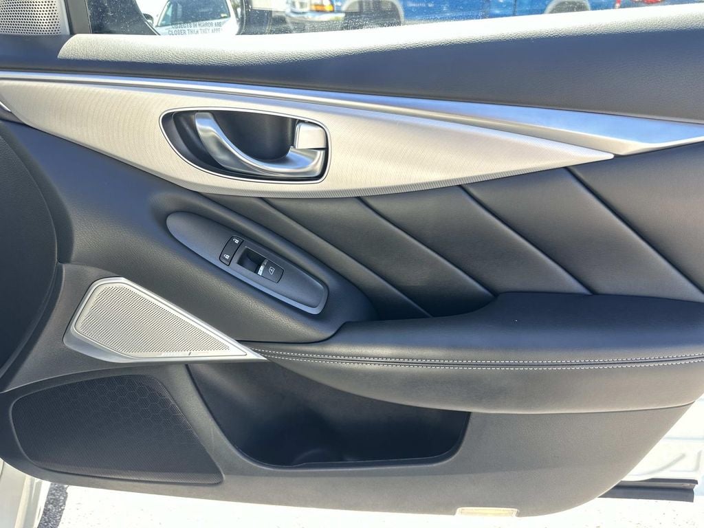 2023 INFINITI Q50 LUXE