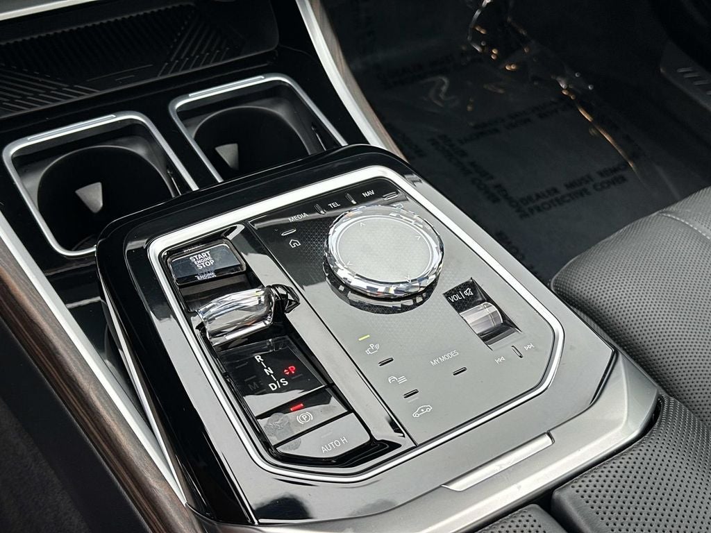 2023 BMW 7 Series 740i