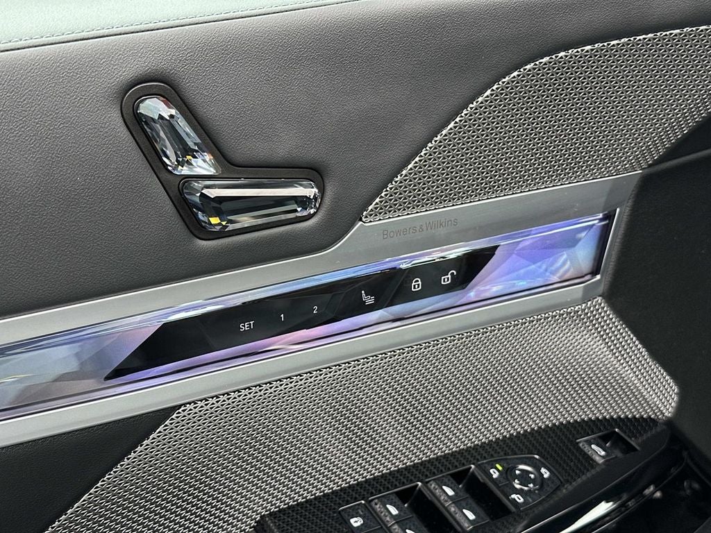 2023 BMW 7 Series 740i