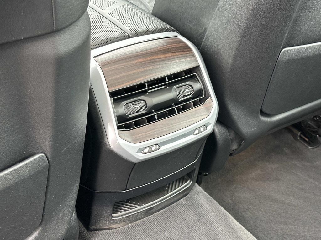 2023 BMW 7 Series 740i