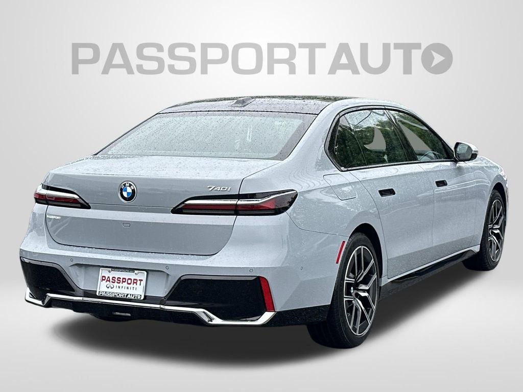 2023 BMW 7 Series 740i