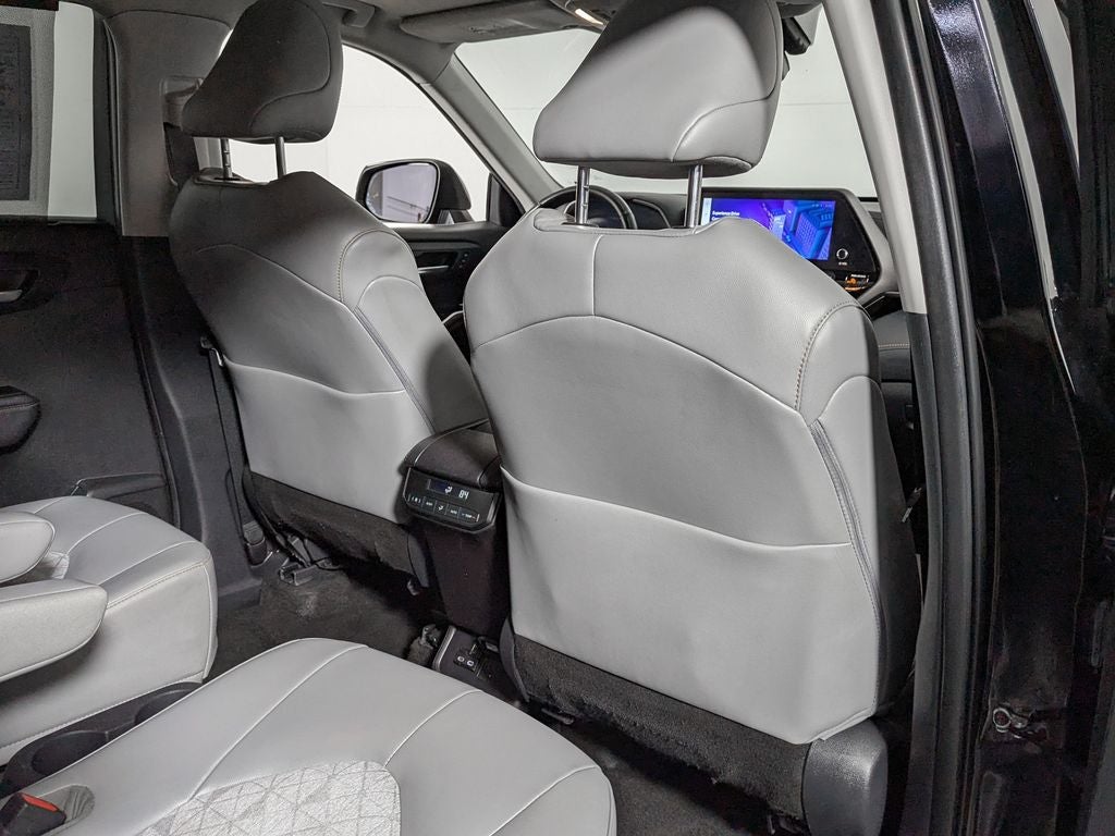 2023 Toyota Highlander Hybrid Bronze Edition