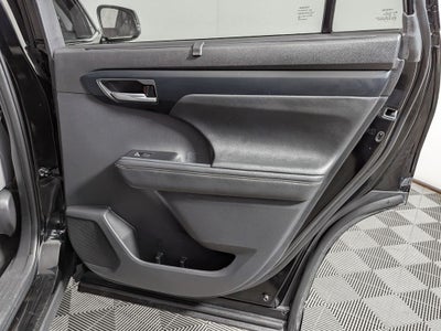 2023 Toyota Highlander Hybrid Bronze Edition